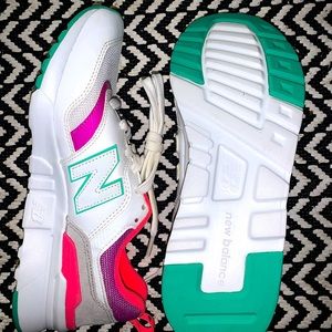 New Balance 997H Women’s Size 9 Shoes